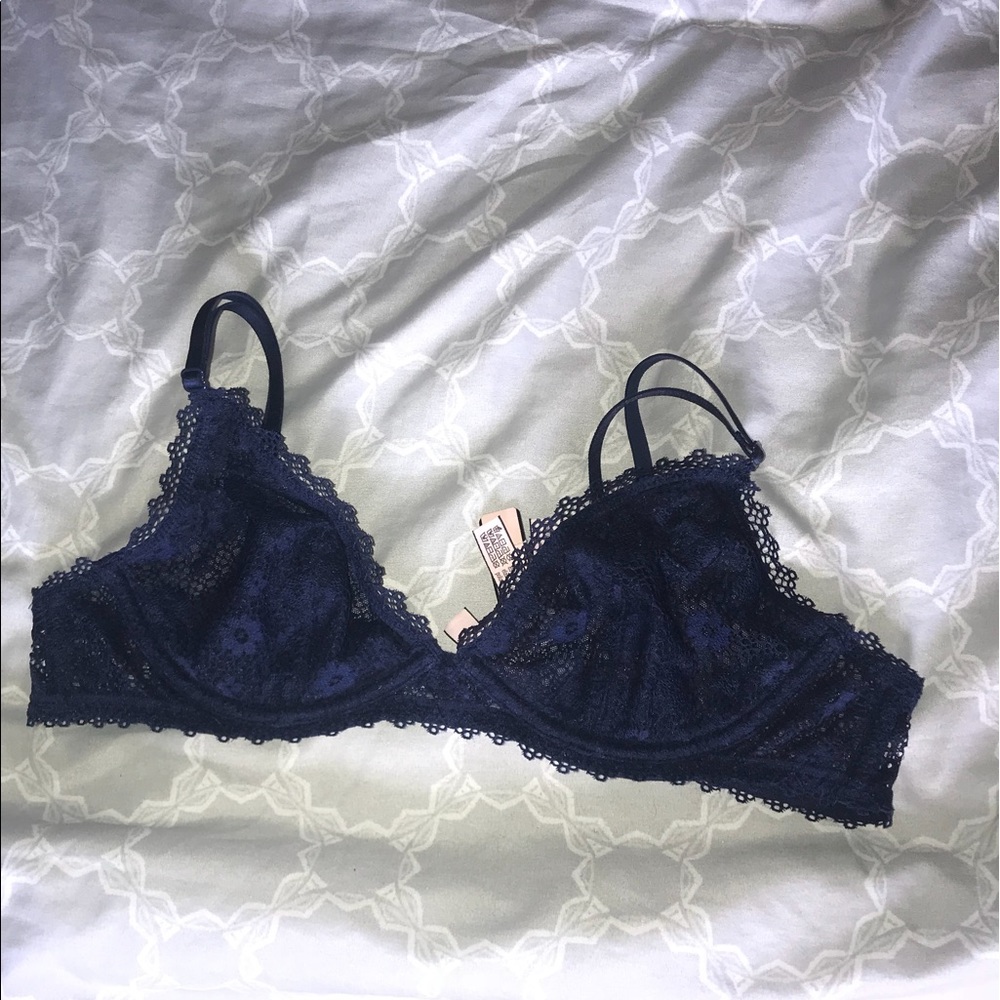 VICTORIAS SECRET BRA